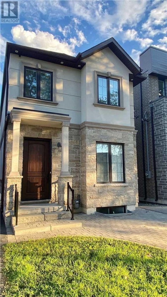 FrontHouse1-43Waniska-Lease-Toronto-Realtor-Sean-Findlay-Real_Estate-Propertyt-Investment