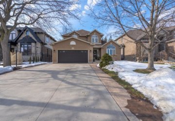 Stoney Creek Home For Sale on Creanona Blvd- $1,199,900