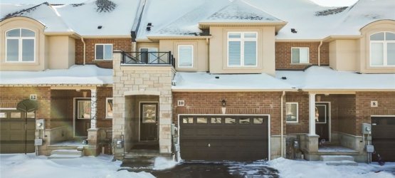 Stoney Creek Home For Sale on Pinot Cres- $729,900