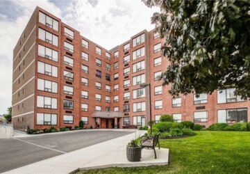 Featured Stoney Creek Condo For Sale: 99 Donn Avenue 705 Stoney Creek, ON