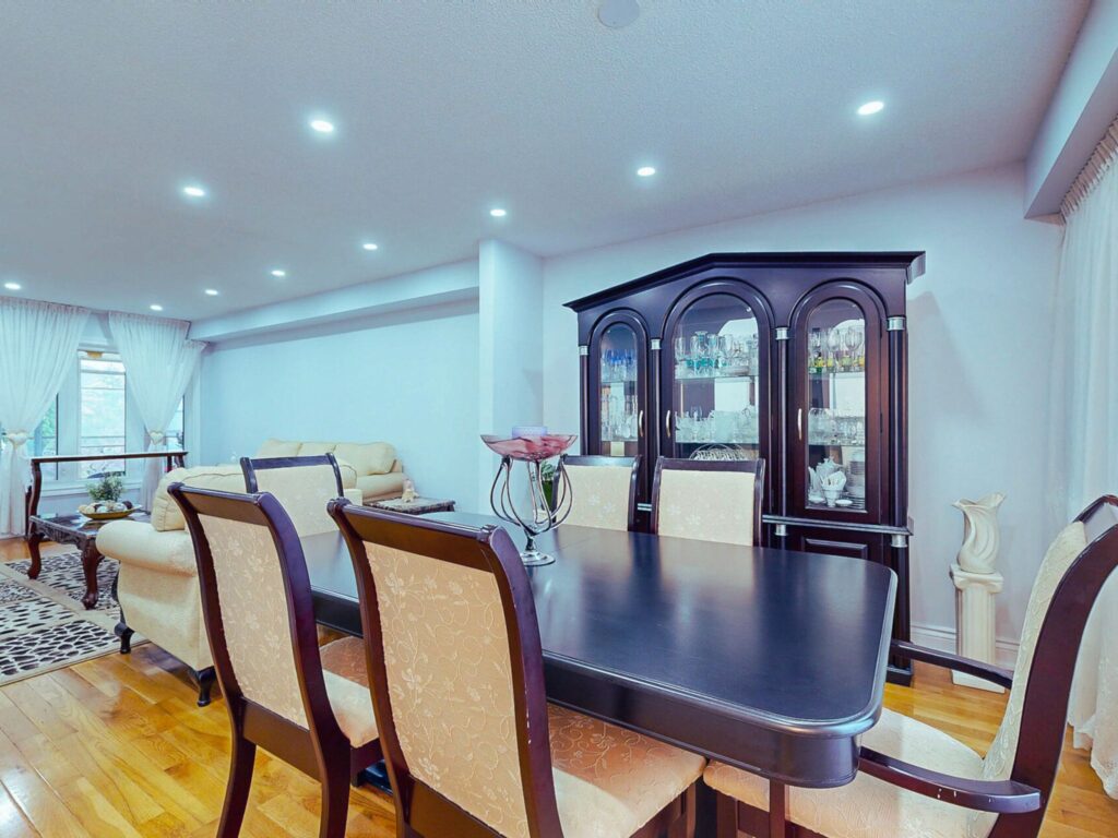 dining room at 2274 Chapman Court, Pickering